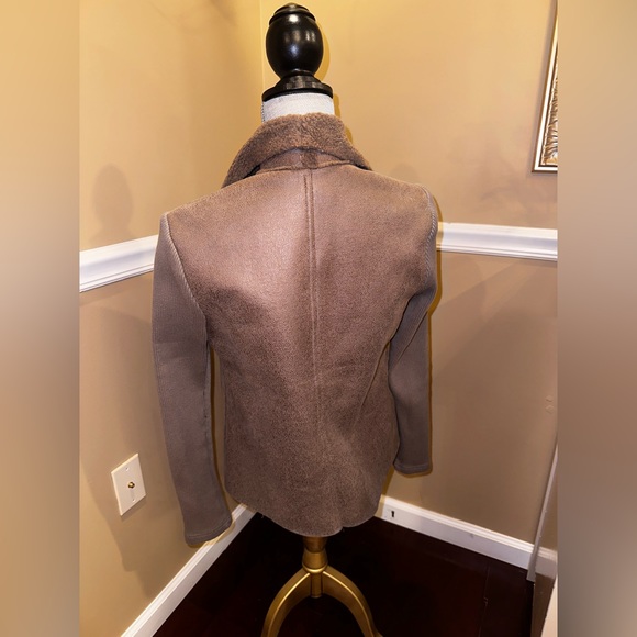 Super comfortable jacket stretch material arms - Picture 3 of 4